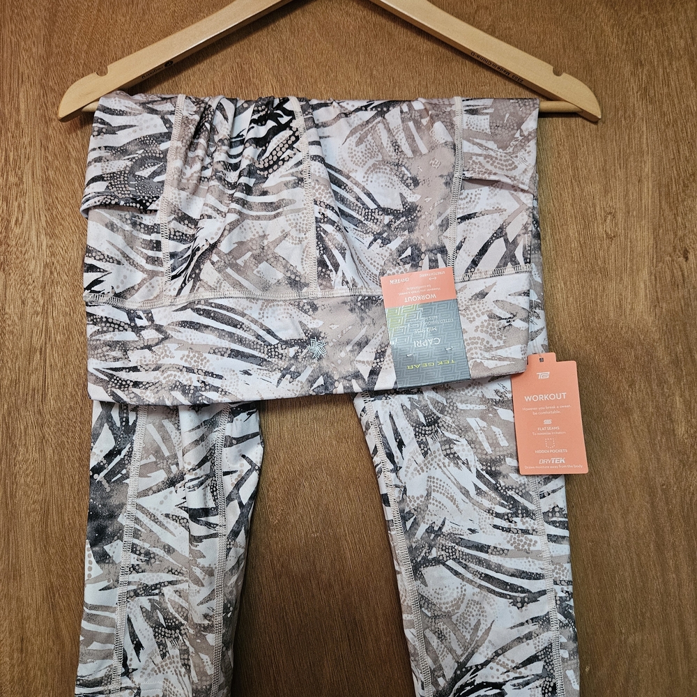 Tek Gear Women's Leggings in Black, Brown, and Cream Pattern